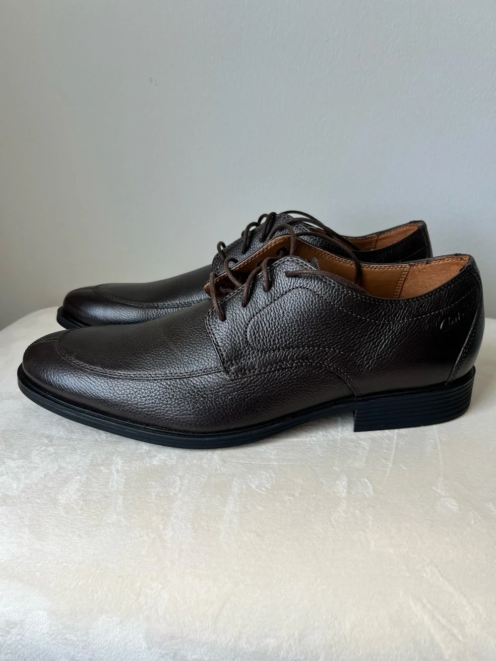 Clarks lace up